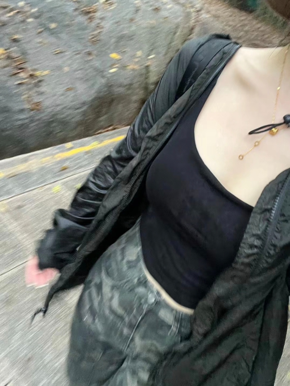 可能我是为数不多不喜欢逛街的女人，但凡有一点时间就想爬爬山出点汗，呼吸山里新鲜空