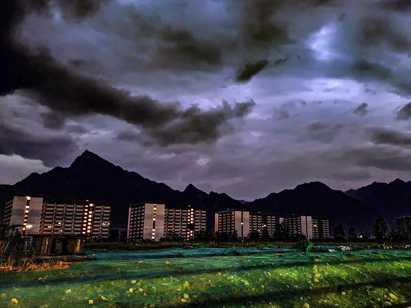 山雨欲来風满楼。