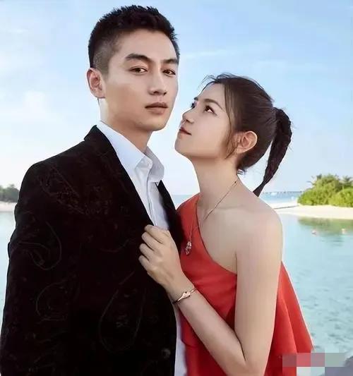 陈晓一个自私又绝情的人，
​对陈妍希各种作，为离婚，冷暴力，拉黑微信，不回家，整