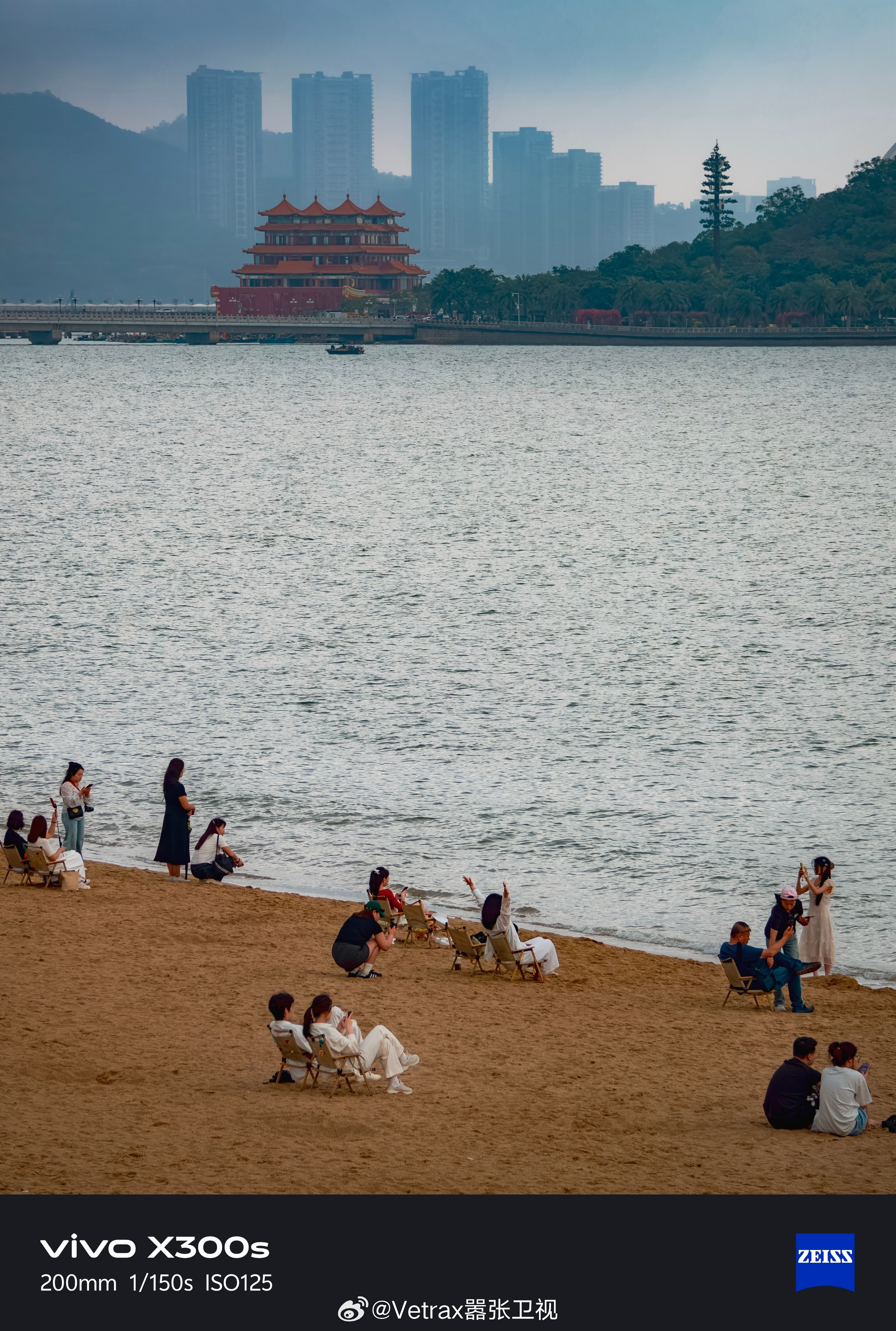 黄色雷雨大风预警也拦不住大家在沙滩上过惬意生活的念想~ 珠海·海滨公园