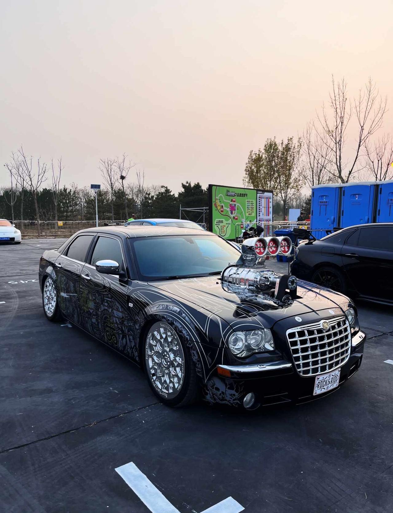 正统美式大v8 5.7hemi鲁氏增压
2024年第一次见5.7l himi的克