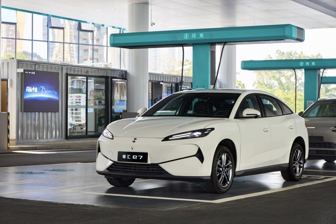 比亚迪之前搞了个专攻营运市场的全新品牌“领汇汽车”，在工信部一口气申报4款车型后