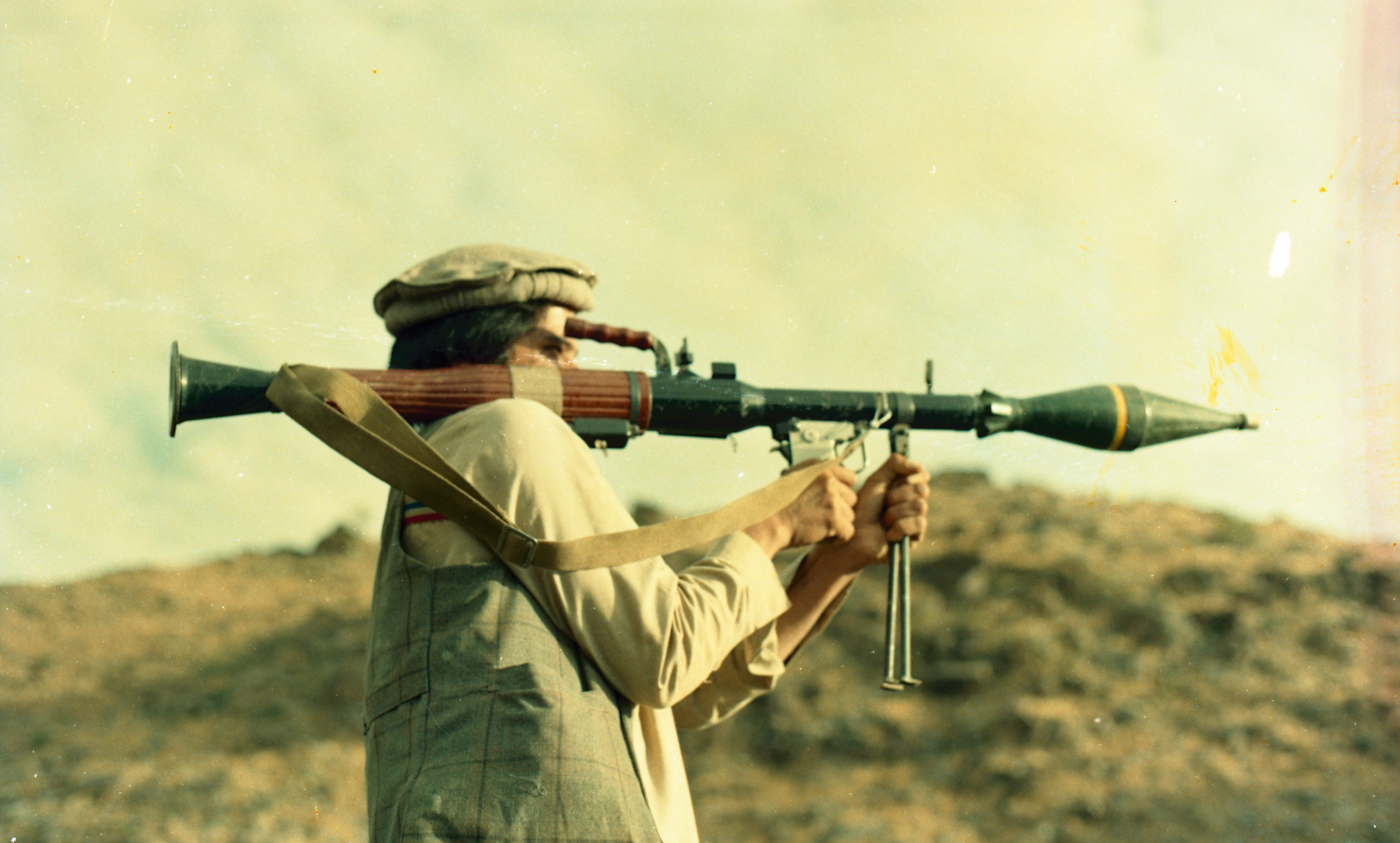 Claude：苏联入侵阿富汗期间，中国向阿富汗圣战者提供了大量轻武器——AK-4