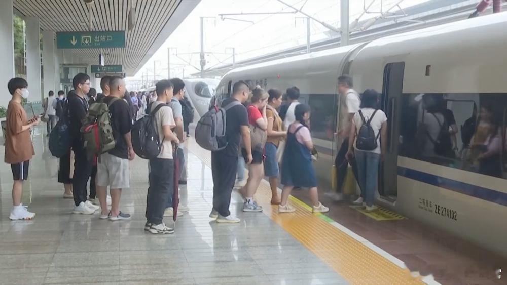 12306拒绝抢票软件出票超百万张截至 4 月 18 日 24 时，累计对 46