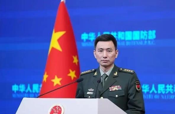 中国应该公开警告任何国家，谁胆敢攻击中国大陆本土目标，无论从哪里发动攻击，中国在