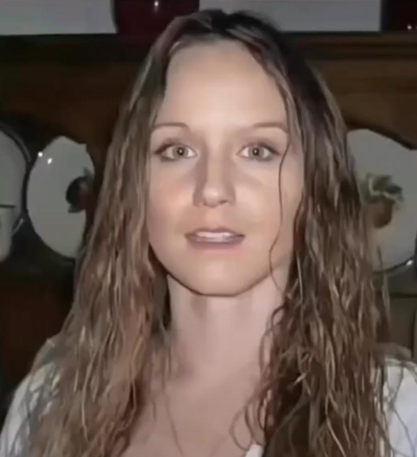 Misty Loman 曾经是一位美丽的美国年轻女孩，高中时期，她可是容貌出众的