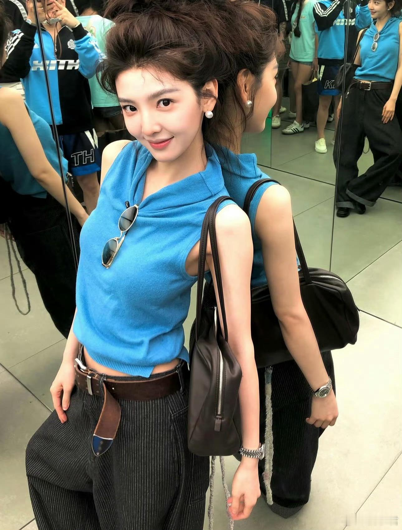 章若楠直播回怼恶评 嗯？舞到人家本人面前多少有点没素质了吧[吐] 喜不喜欢是自己