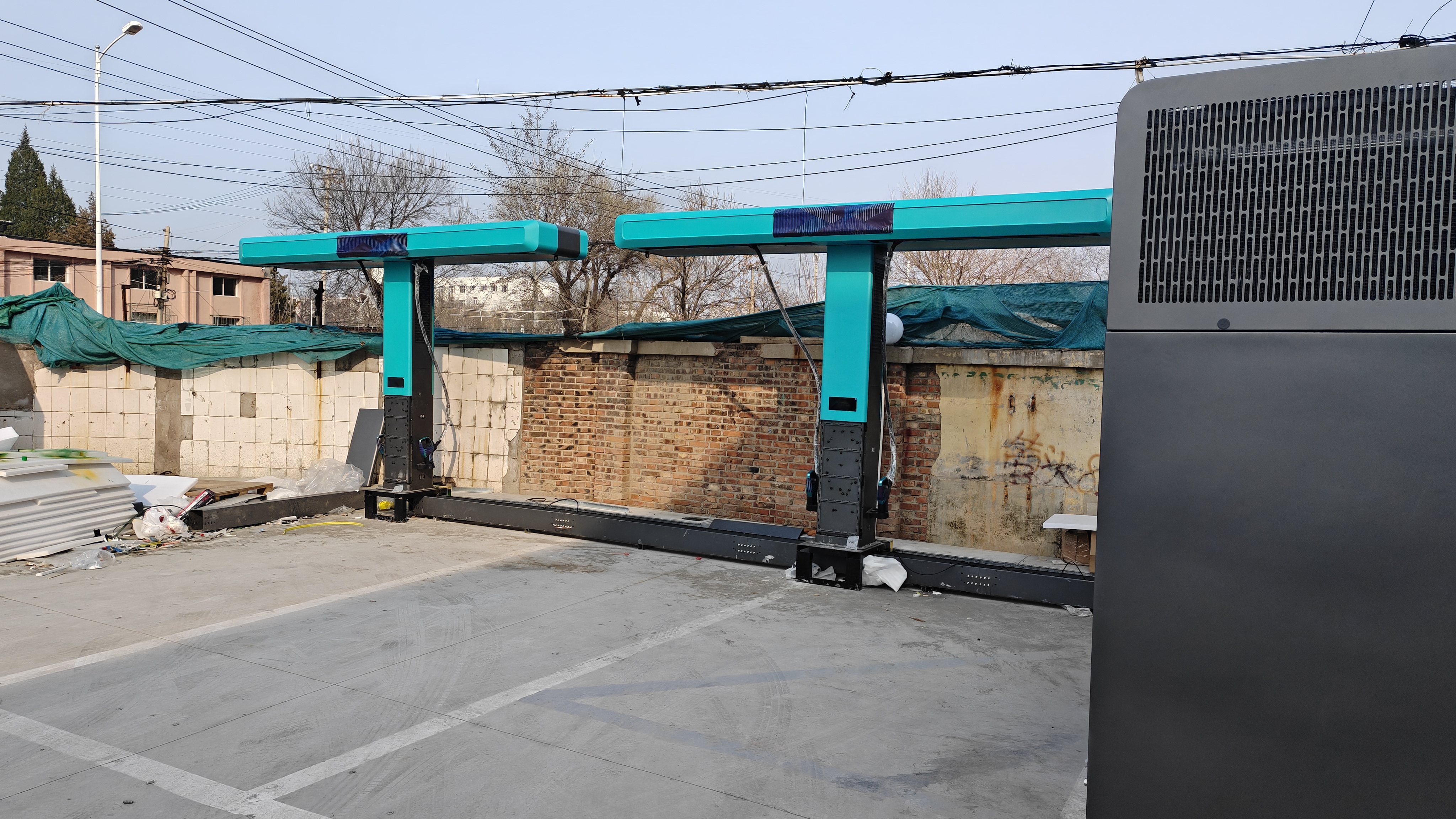 比亚迪推出的新充电桩，这么快就在家门口安装了。 