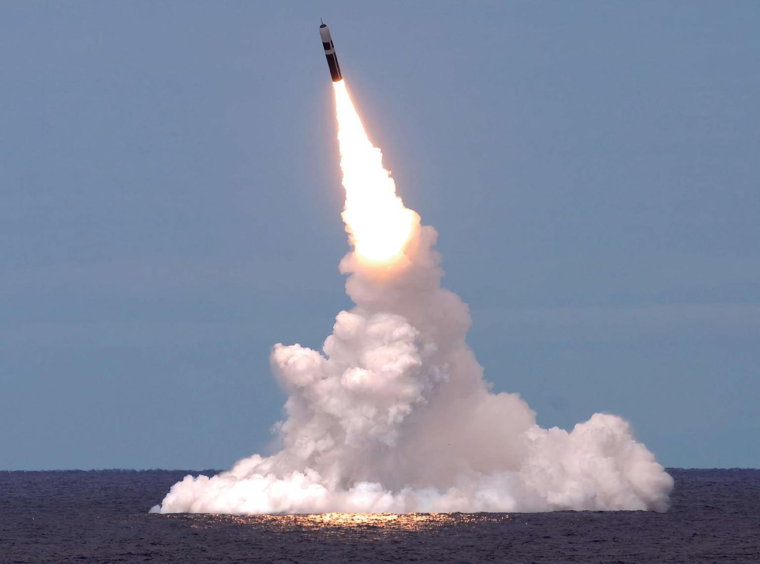 每天认识一件兵器 UGM-133“三叉戟”Ⅱ型导弹UGM-133“三叉戟”Ⅱ型（