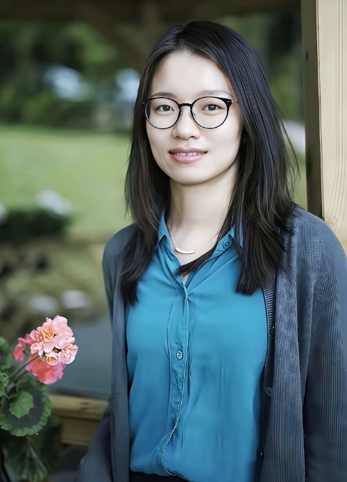 【#王虹成菲尔兹奖第三位女性获奖者#】#中国籍数学家首获菲尔兹奖# 每四年评选一