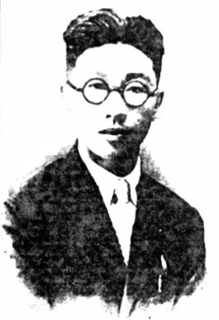 1949年，国军中将李文在成都向解放军投诚，原本我党对他很重视，不仅送他到西南军