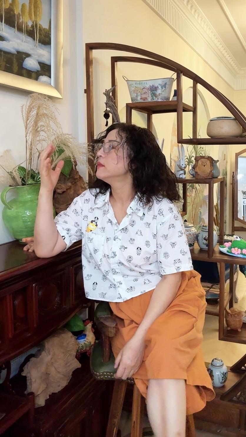 这套新房子我一个人住，房产证上只有我一个人的名字，人老了有一处自己能掌管的“老窝