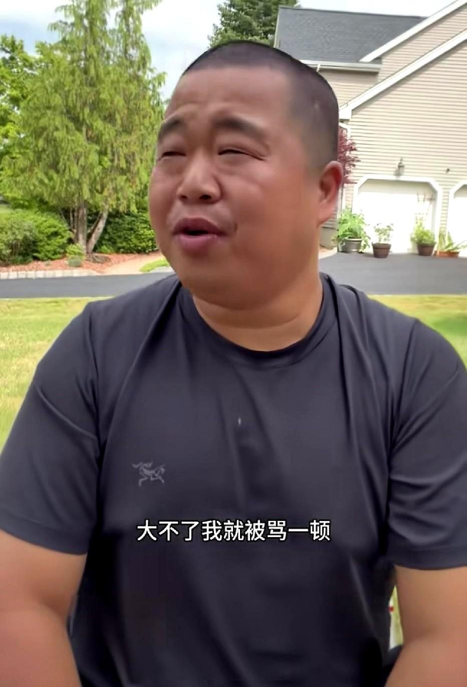 千万粉丝网红被老乡指着鼻子骂忘恩负义，就因为他不肯发一条视频。

蓝战非被老乡们