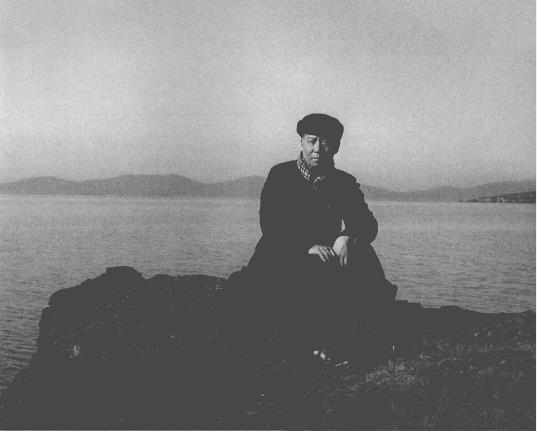 1951年12月，刘少奇在江苏太湖