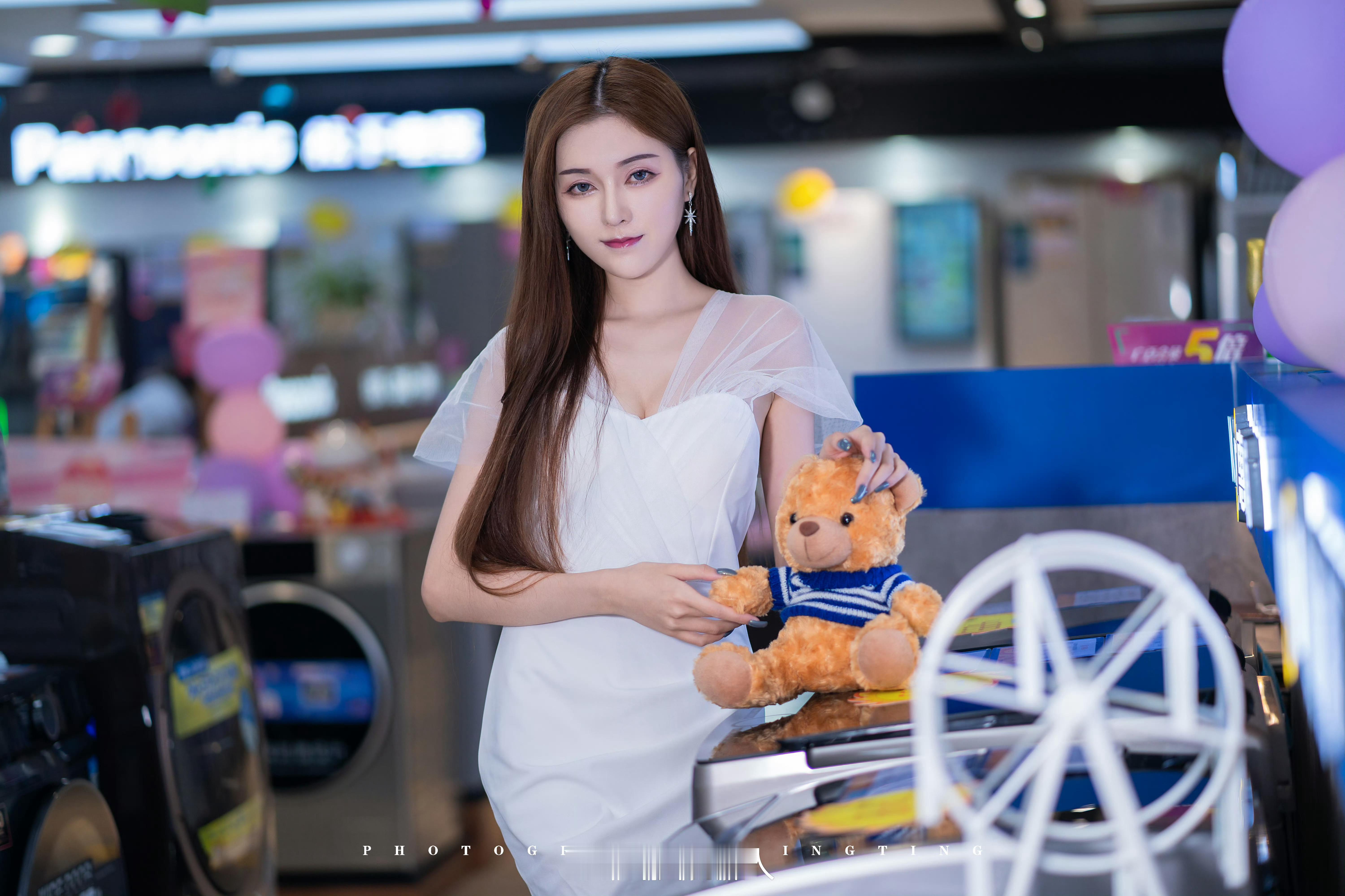”  广百之夜模特：andy   摄影后期：​​​