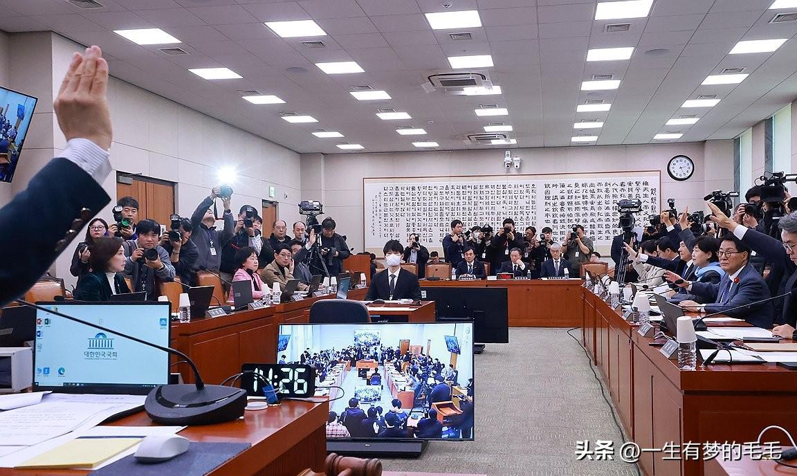 3月9日，韩国国会对美投资特别法处理特别委员会召开会议，表决通过《韩美战略投资管