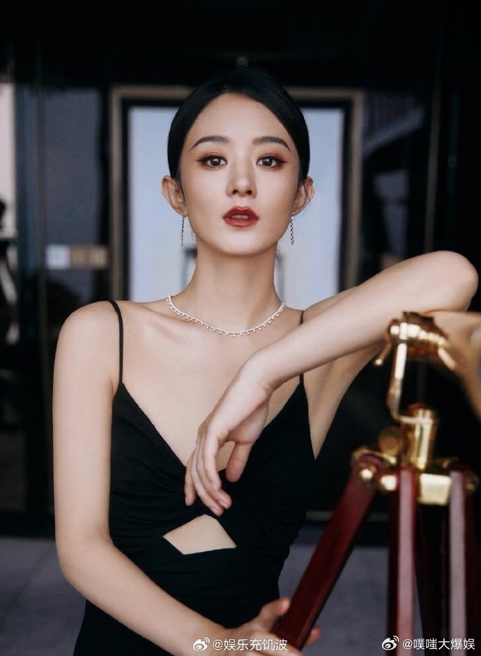 赵丽颖超一线女星超一线女星赵丽颖，从流量到实力的蜕变太绝了！新剧不管啥设定我都无
