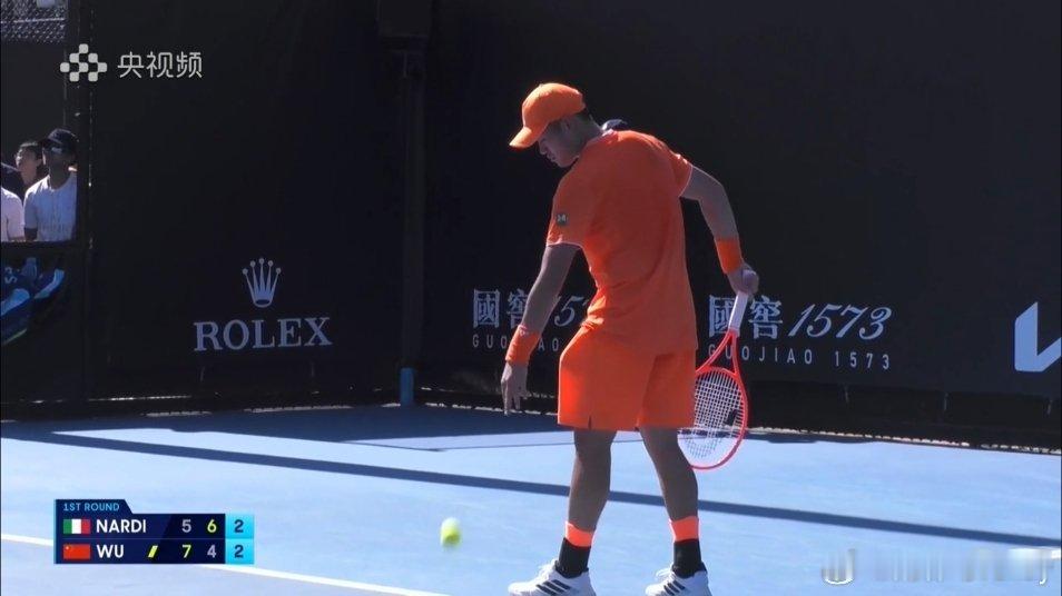 吴易昺vs纳尔迪 第三盘难解难分，期待鏖战击败对手。第二盘好可惜。下午要开会了，