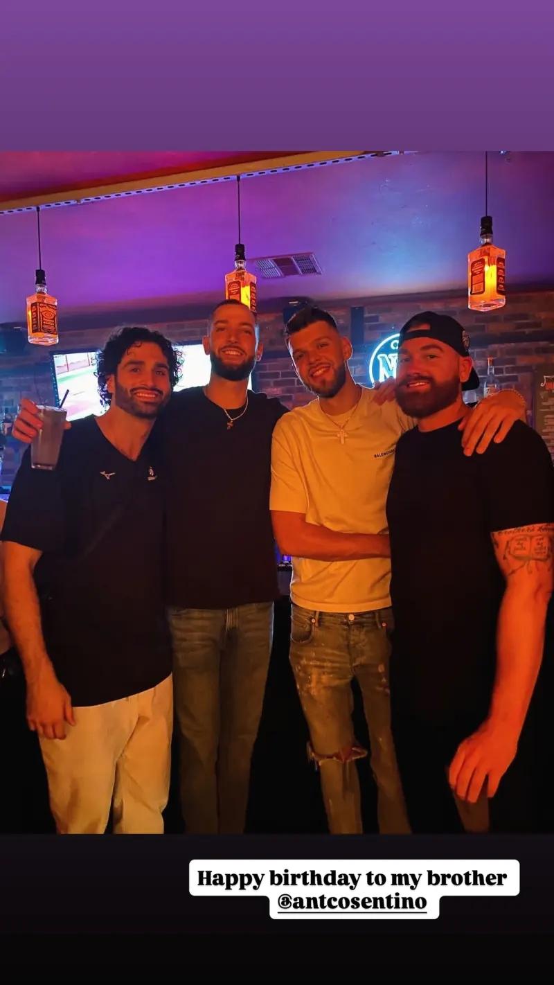 广东队大外援拉科塞维奇现在还没上路呢，难道是准备季后赛再来吗？他现在还在美国参加