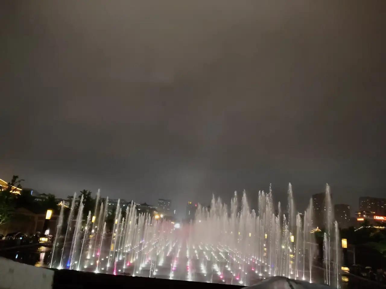懂王是对80多年前的珍珠港事件耿耿于怀呀。

懂王去参加个北约峰会直接张嘴就放炮