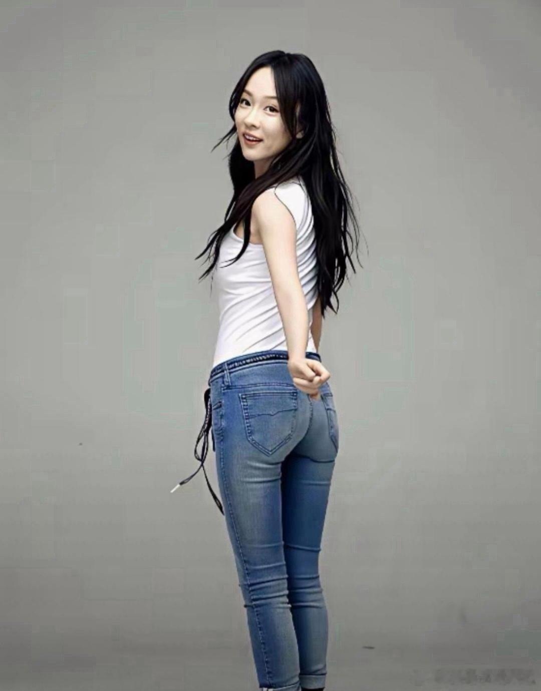 霍思燕年轻时候真漂亮，身材超好。 