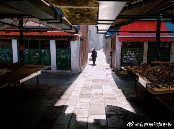 出门玩，带相机太隆重（主要是重），不带吧万一需要出片呢？vivo发布了一台相机 