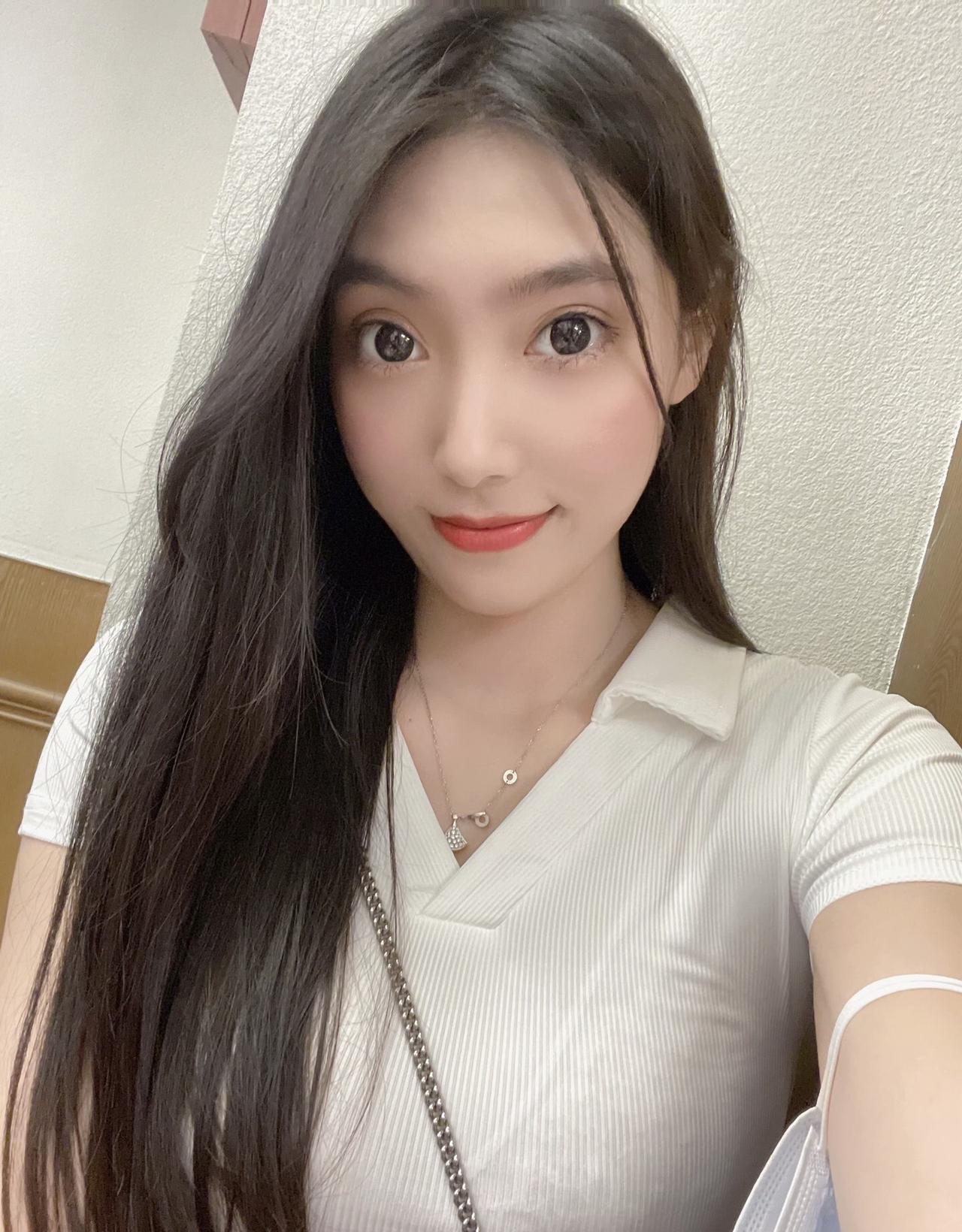 上热门 十亿流量扶持计划 御姐 美女 穿搭