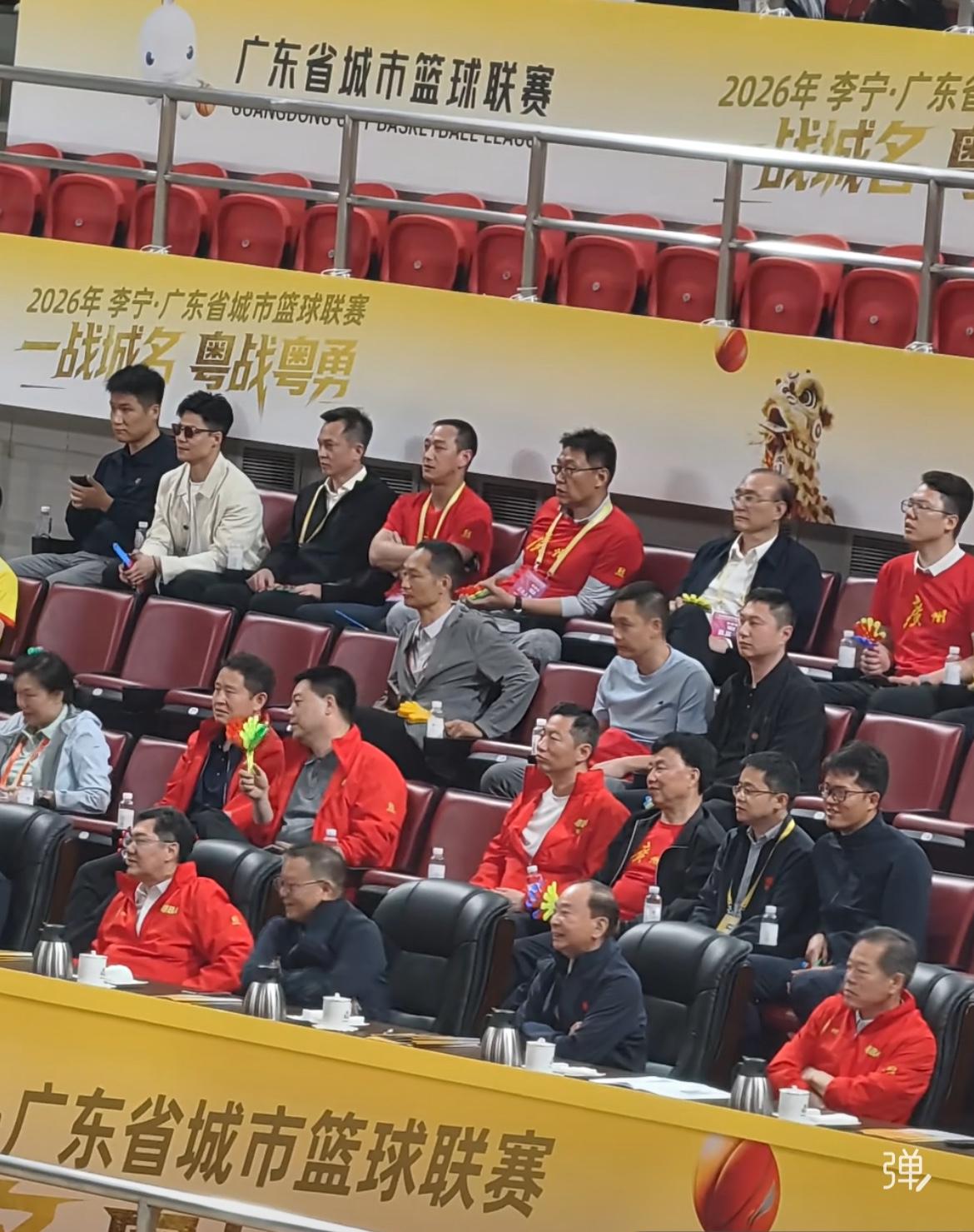 粤BA揭幕战，谁懂这一帧照片的含金量。

看了现场视频，氛围超好，为中山队的快攻