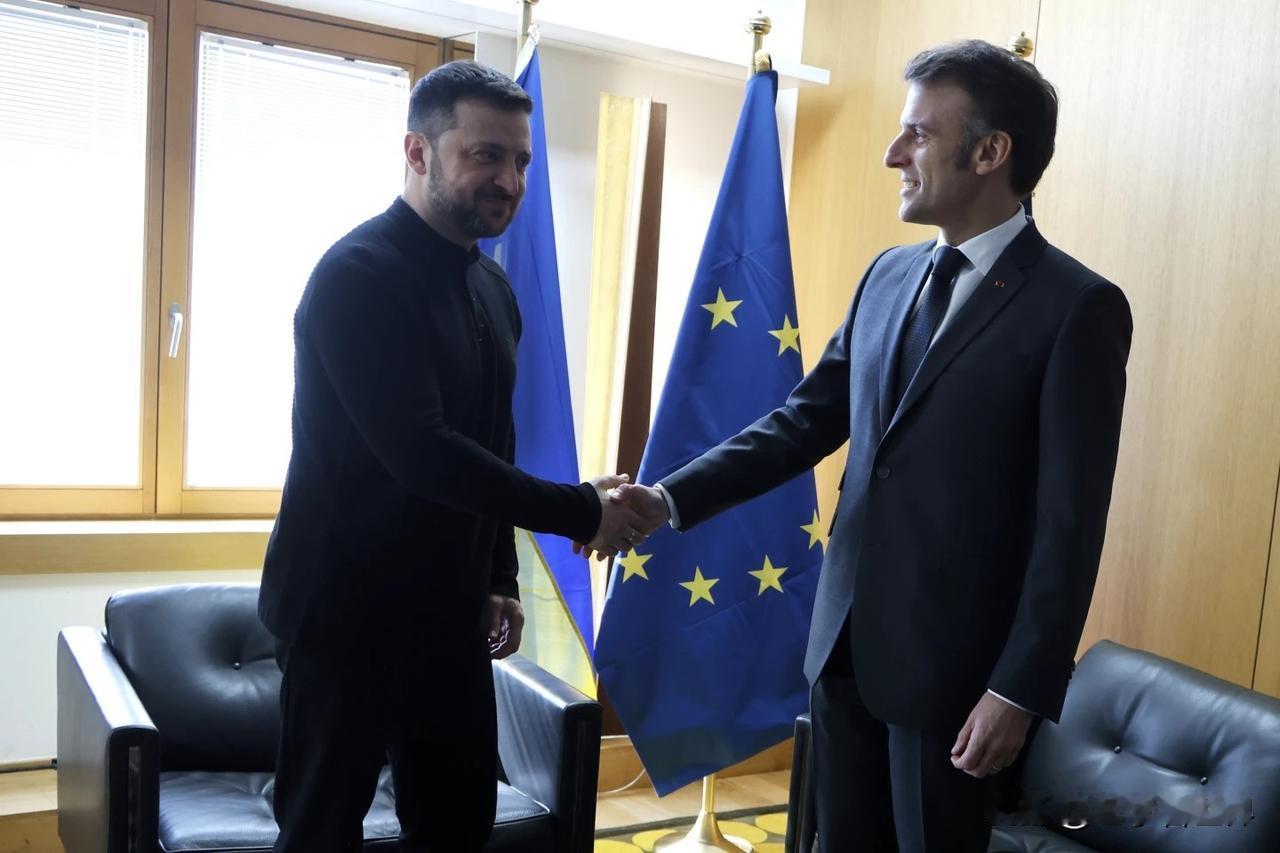 【马克龙：自愿联盟已完成制定乌克兰安全保障的工作】
巴黎时间2025年12月1日