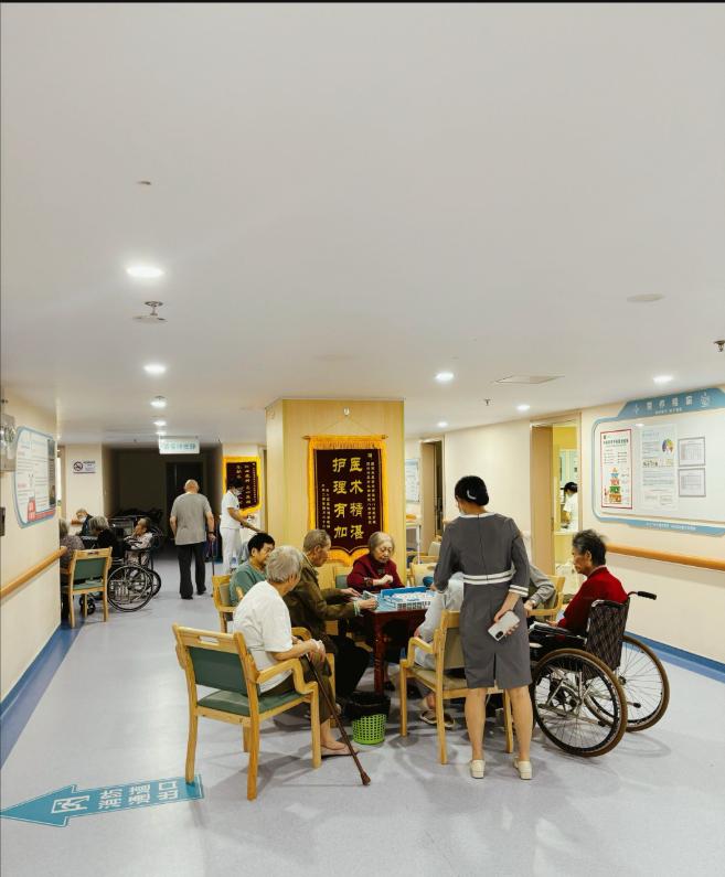 “别信‘丁克真香’！等60岁才明白：养老院的鄙视链，专治嘴硬年轻人”
现在网上到