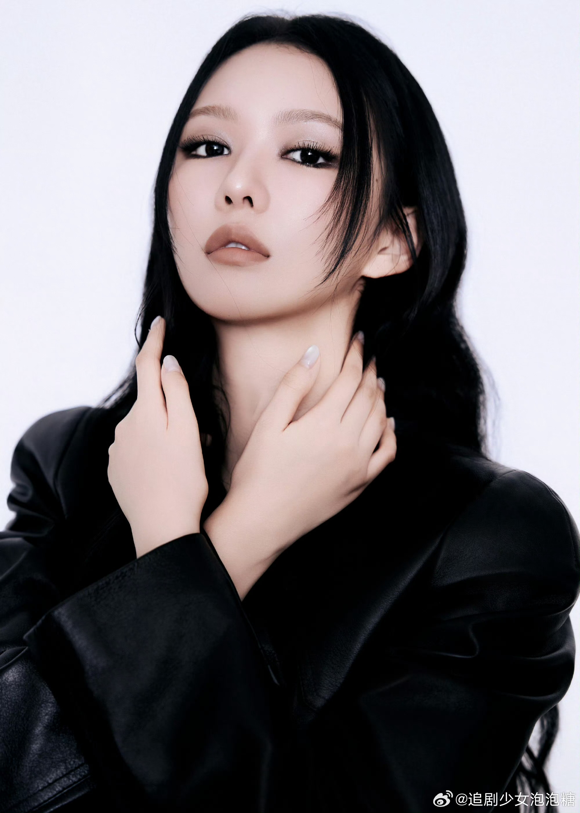 周子玄易梦玲秀场热聊内娱少有的马吉拉系长相养眼美女同框太惊喜！周子玄易梦玲秀场畅