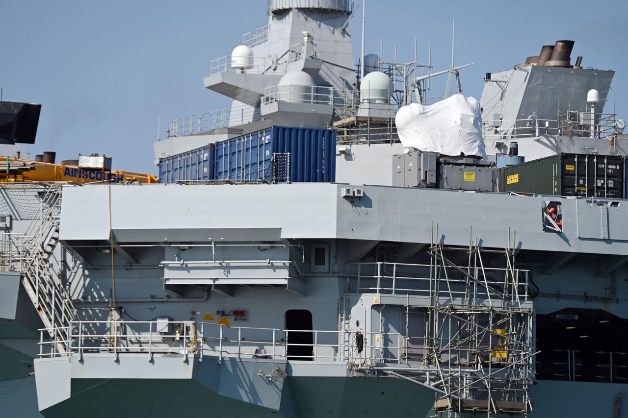 英国皇家海军“伊丽莎白女王”号航空母舰（HMS Queen Elizabeth）