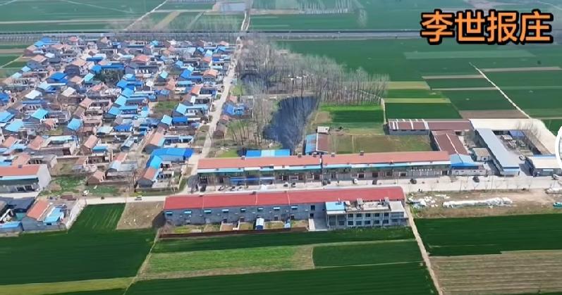 曹县安蔡楼镇卫楼行政村李世报楼村航拍
李世报楼位于安蔡楼镇政府西南3千米。明洪武