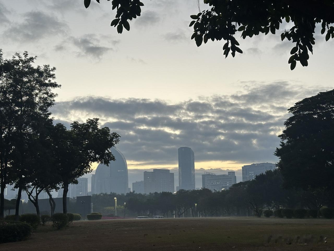 分享一张相册里随手拍的天空