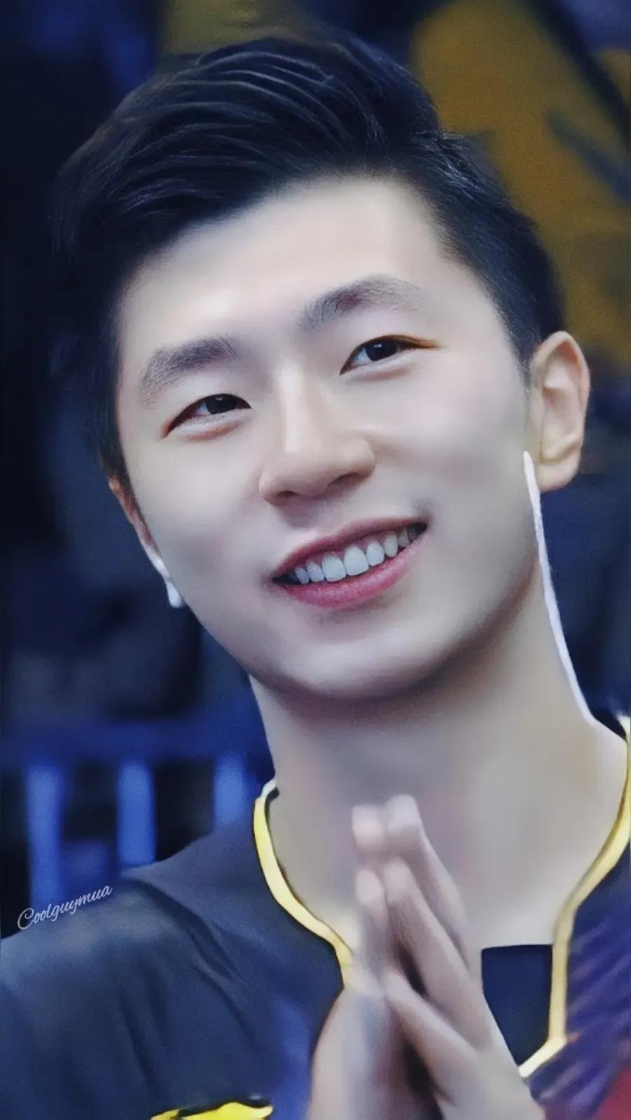 马龙的“高度”，很难有人超越！
综观世界乒乓球历史，最伟大的乒乓球运动员当属马龙