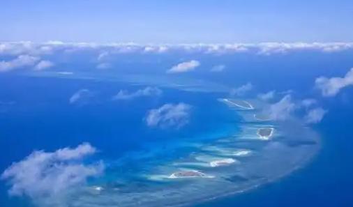日本到底凭啥这么狂？我们紧急召见公使抗议南海闹剧，日方当场硬刚反驳就算了，反倒逼