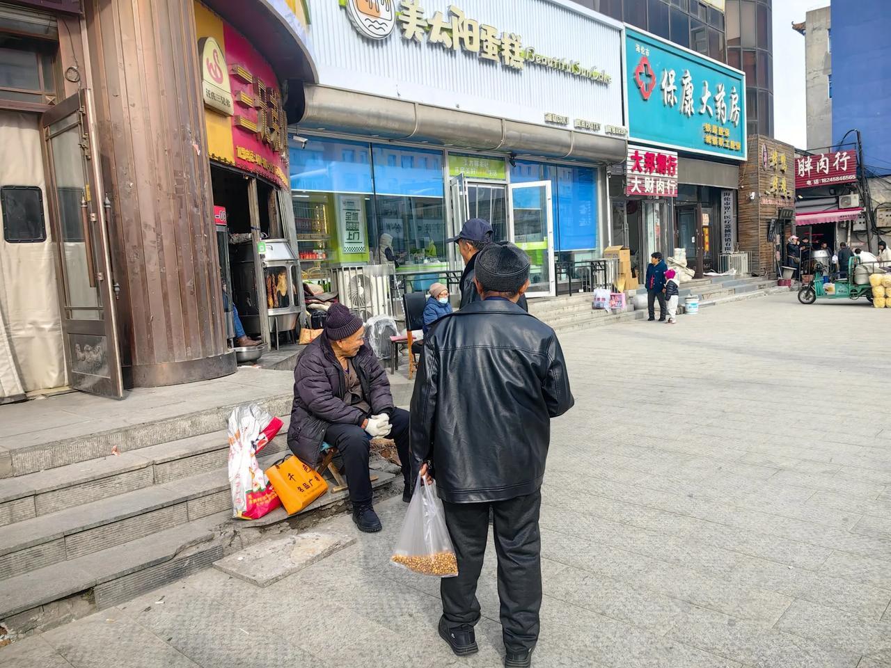 年轻人！请多生孩子，为了将来社会不老

街头巷尾，繁华之处，目光所及，看到的多是