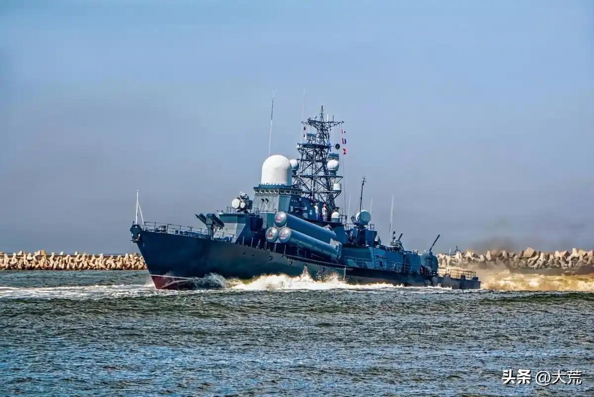 伊朗这次损失大了！战舰被击中，损失人数可能过百！
这应该是开战以来，伊朗损失最惨