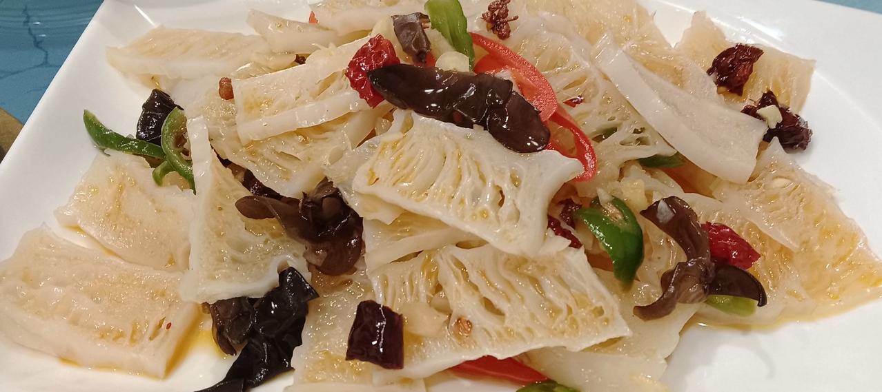 这个菜不知名，但真好吃。