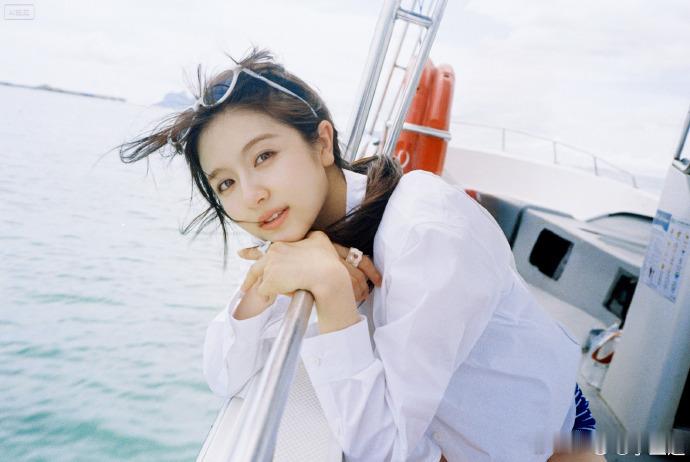 李兰迪海上出神图了李兰迪海上白月光 哇塞，今天李兰迪海上出神图了，太漂亮了吧，绝