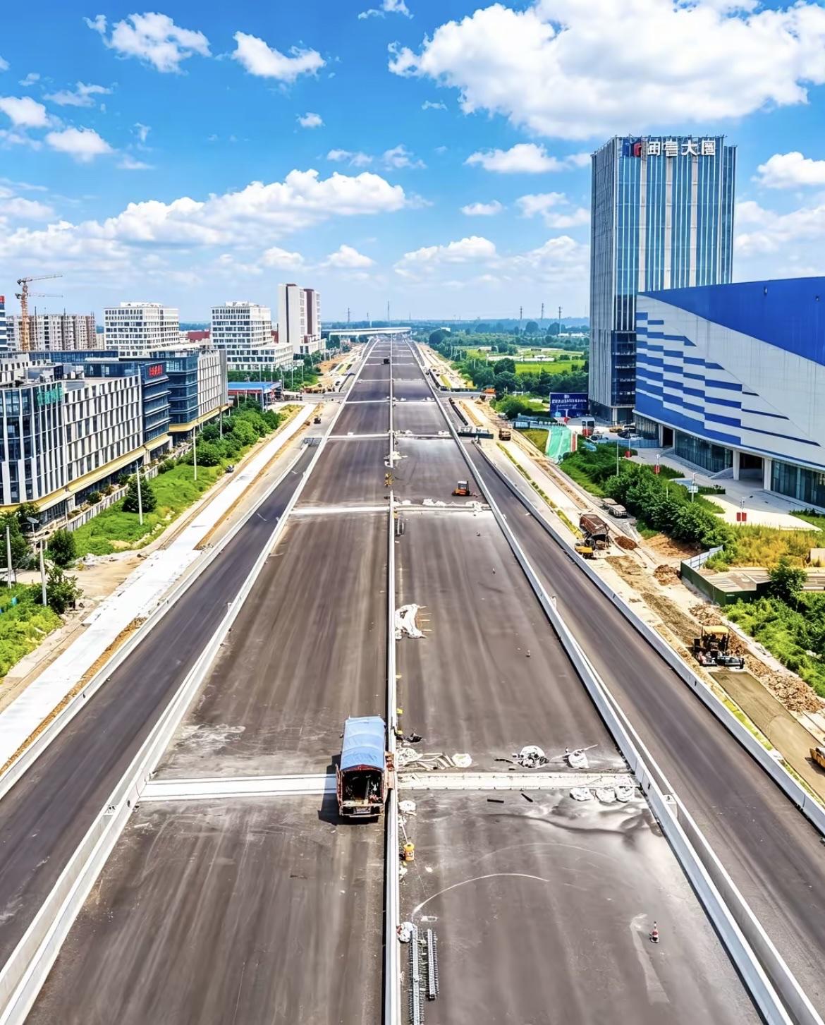 济南工业北路东延先睹为快
.正式名称：工业北路快速路东延（郭店立交至大正路）道路