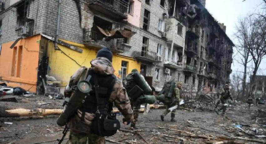 快讯！快讯！。
 
据多家媒体，乌克兰方面突然宣布了在红军城继续加固防线并坚守。