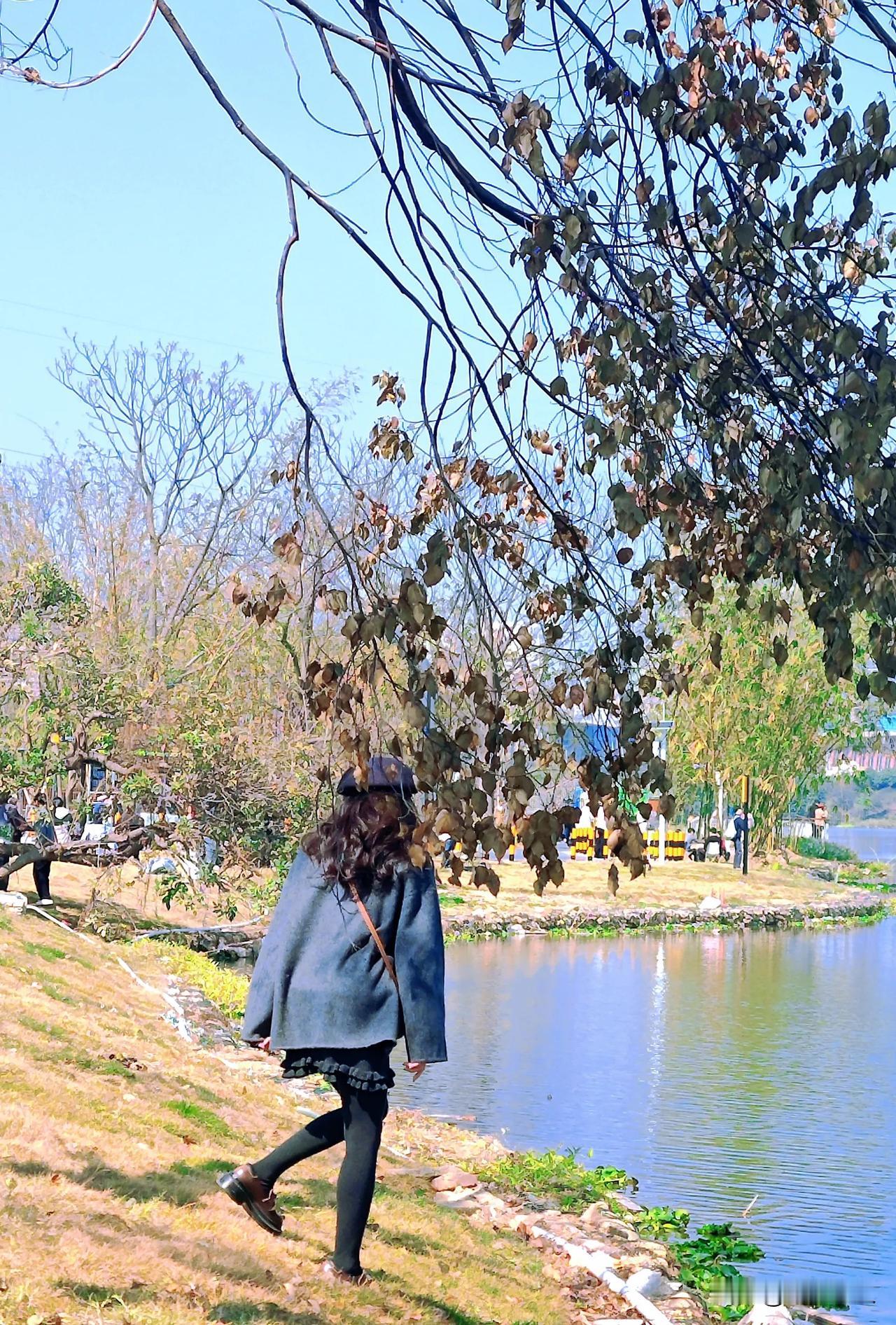 在漳州九龙江西溪马洲段拍拍拍的小姐姐
九龙江西溪 最美家乡河 走走停停 这就是漳