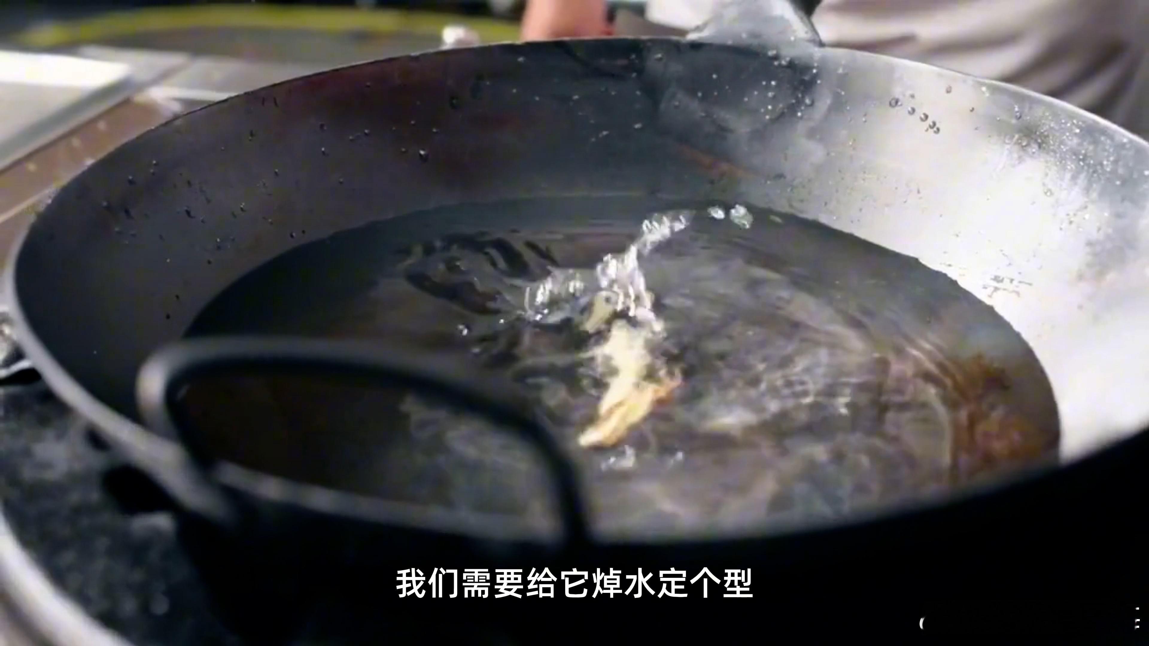 小伙上综艺力挺浏阳菜为第九大菜系在湖南吃的猫鱼蒸肉到底是啥美食大赛赛场，很多人会