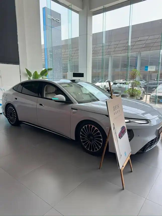 家里两个孩子，原本看好家用SUV，试驾海豹08后果断置换，开半年说说真实使用感受
