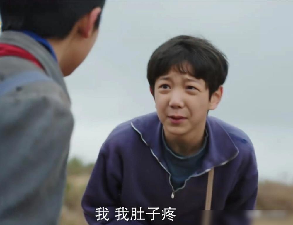 “我妈理所当然要回到我爸身边，这叫物归原主！”儿子婚礼上，竟当众逼亲妈和后爹离婚