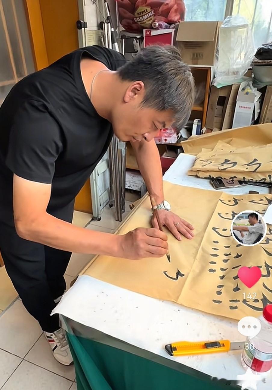 就问你们，知道杰哥这个“勺”是怎么来的吗？

不过要说起这把“勺”，还得先和大家