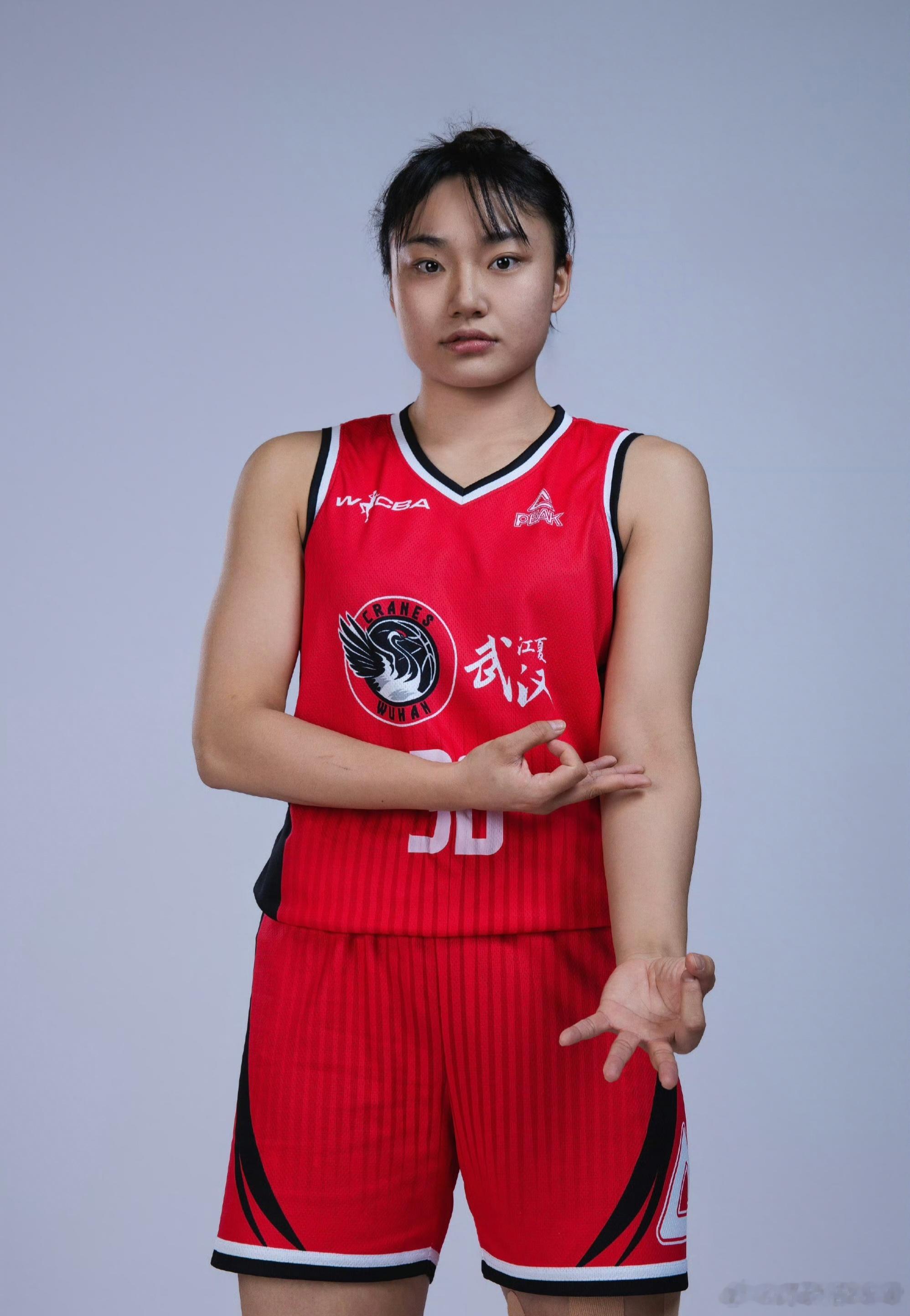 丁奕可禁赛8场！针对日前武汉盛帆女篮和华中科技大学女篮内部交流赛发生冲突一事，中