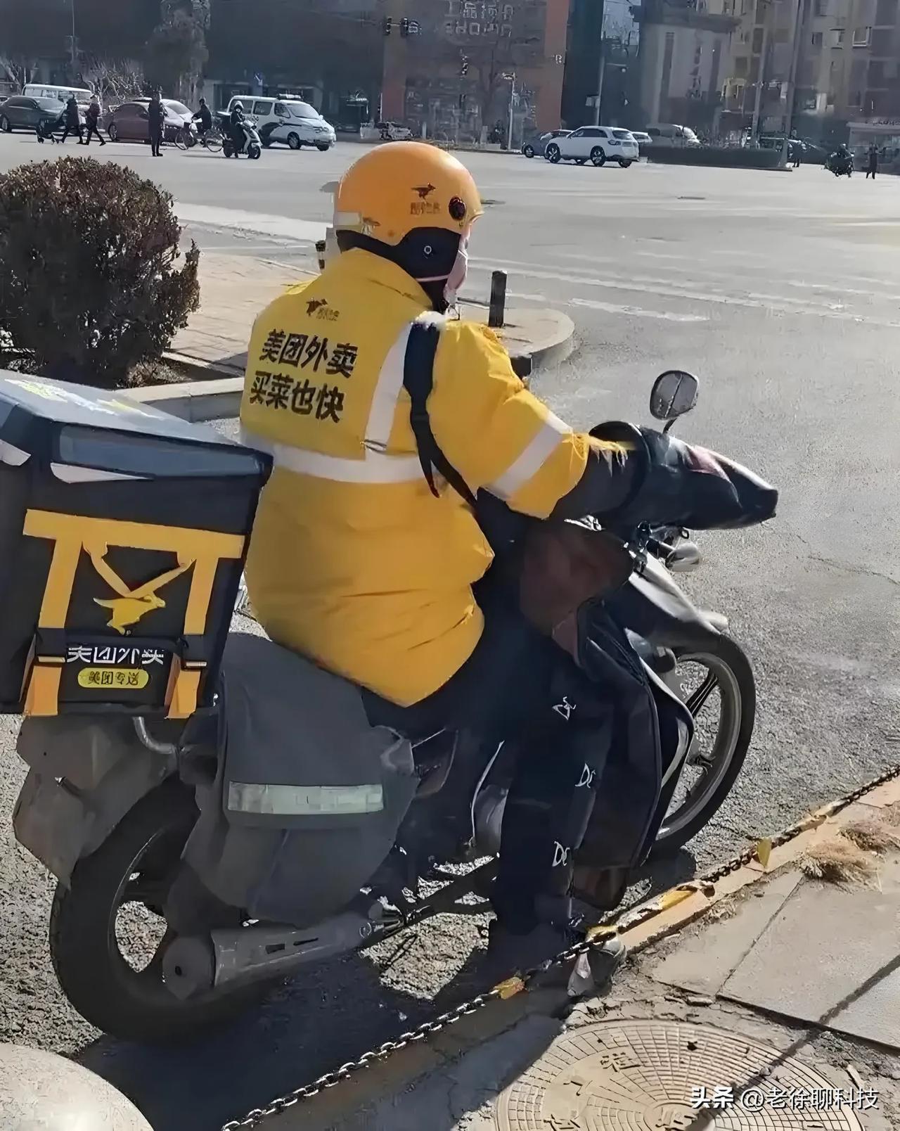 今天，在网上看到1份倡议书，是遵义红花岗区餐饮商会呼吁美团、饿了么别再搞 “内卷