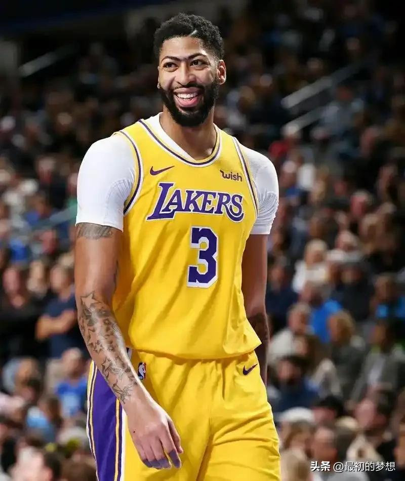 浓眉，欧文和穆雷作为二当家谁的表现更强一些？

1. 荣誉与生涯高度

浓眉：N